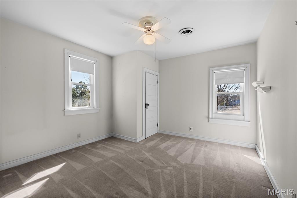 E Sunset Hill - Residential