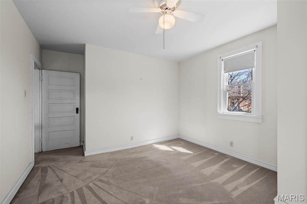 E Sunset Hill - Residential