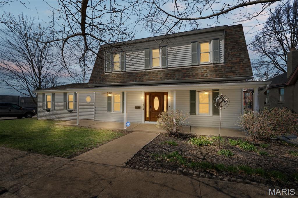 E Sunset Hill - Residential