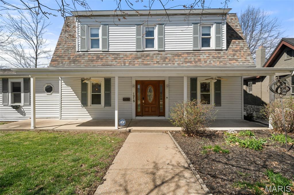 E Sunset Hill - Residential