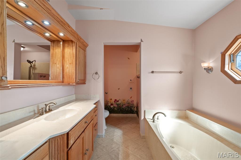 E Sunset Hill - Residential