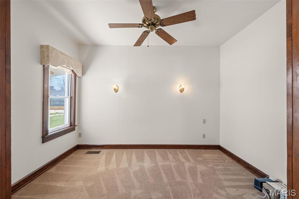 E Sunset Hill - Residential