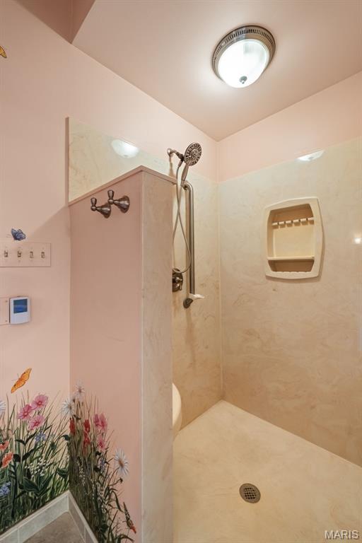 E Sunset Hill - Residential