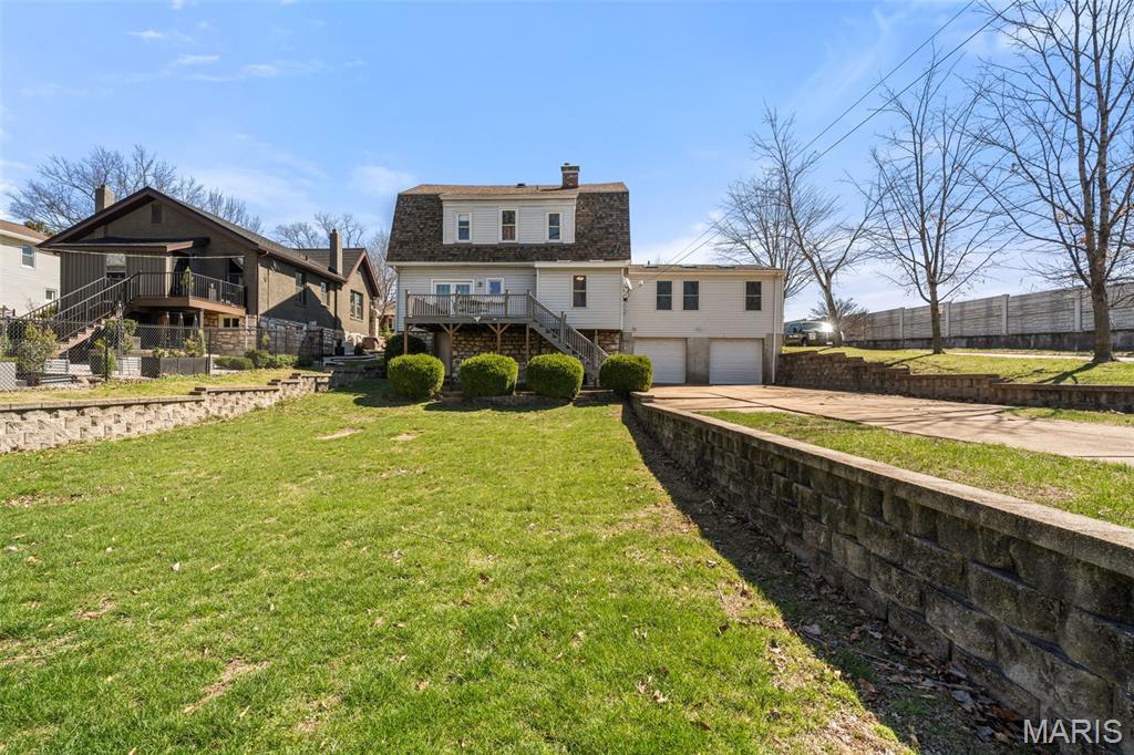 E Sunset Hill - Residential