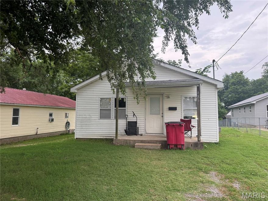 Great opportunity for investors! This 2-bedroom property offers solid potential as a rental or flip, with a manageable layout and room to add value. Whether you're expanding your portfolio or getting started in real estate, this is a smart, affordable option.