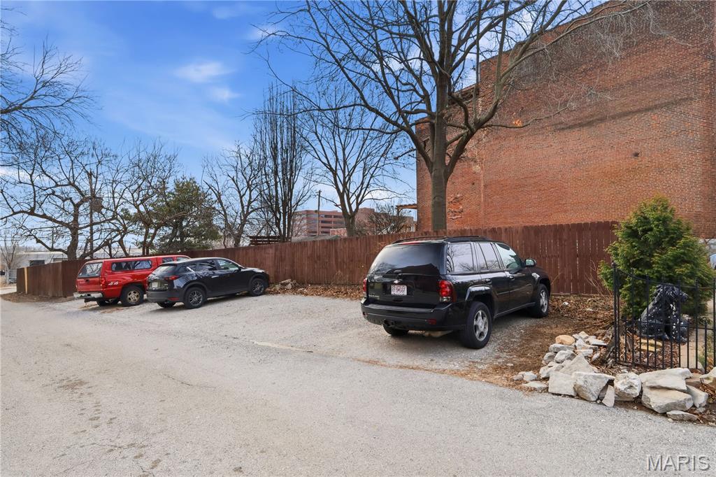 City/St Louis - Residential Income