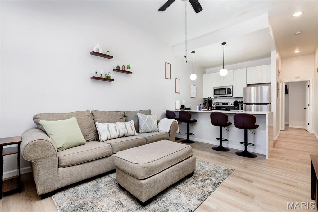 City/St Louis - Residential Income