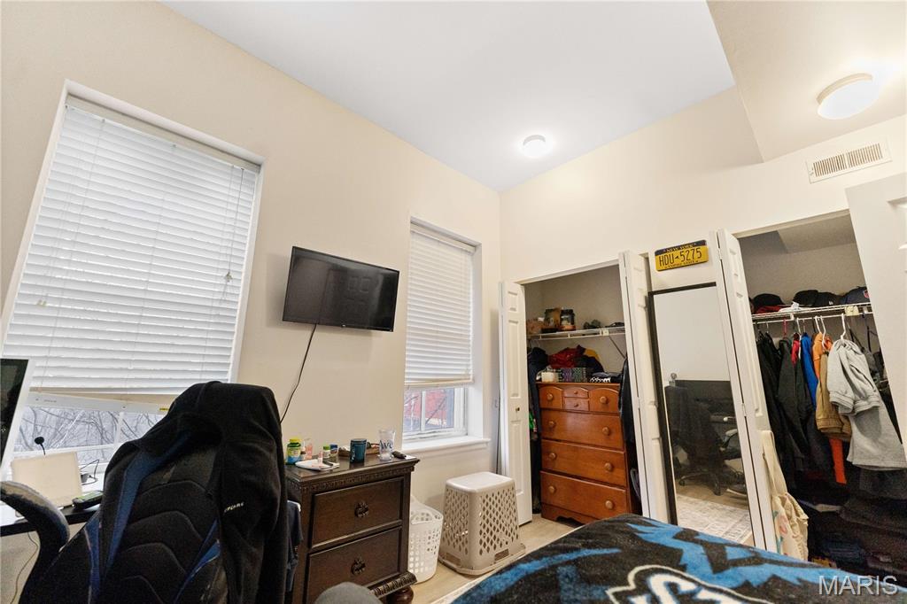 City/St Louis - Residential Income