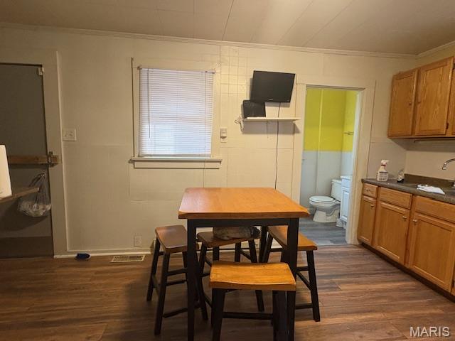 West Walnut Manor - Residential