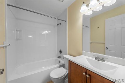 Tiny photo for 700 Ridgeside Drive #L, Ballwin, MO 63021 (MLS # 25070048)