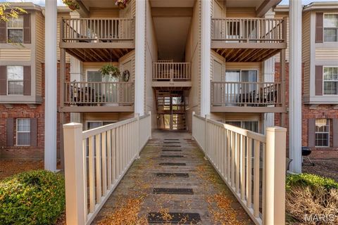 Tiny photo for 700 Ridgeside Drive #L, Ballwin, MO 63021 (MLS # 25070048)