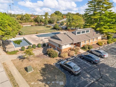 Tiny photo for 700 Ridgeside Drive #L, Ballwin, MO 63021 (MLS # 25070048)