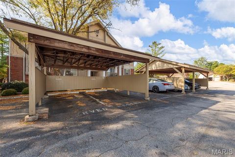 Tiny photo for 700 Ridgeside Drive #L, Ballwin, MO 63021 (MLS # 25070048)