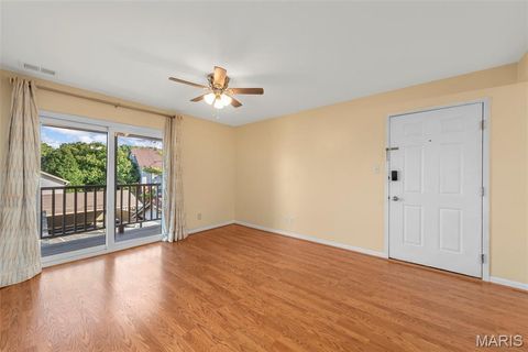 Tiny photo for 700 Ridgeside Drive #L, Ballwin, MO 63021 (MLS # 25070048)