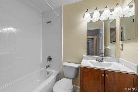 Tiny photo for 700 Ridgeside Drive #L, Ballwin, MO 63021 (MLS # 25070048)
