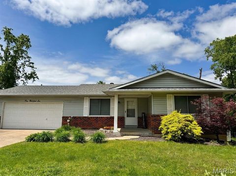 Photo of 106 Jane Drive, St Peters, MO 63376 (MLS # 26025834)