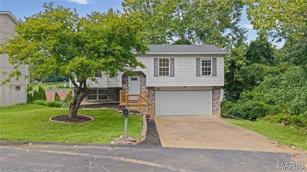 907 GUENZLER DR, IMPERIAL, MO 63052 - Image f1bd2bbd397552359144d07025b72b44/2094242541