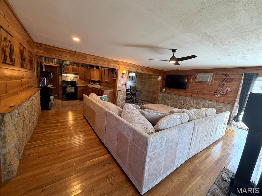 Louis Courtois Tr - Residential Lease