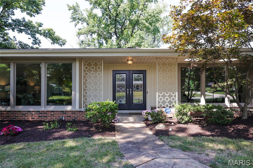 19 W Ladue Estates Drive