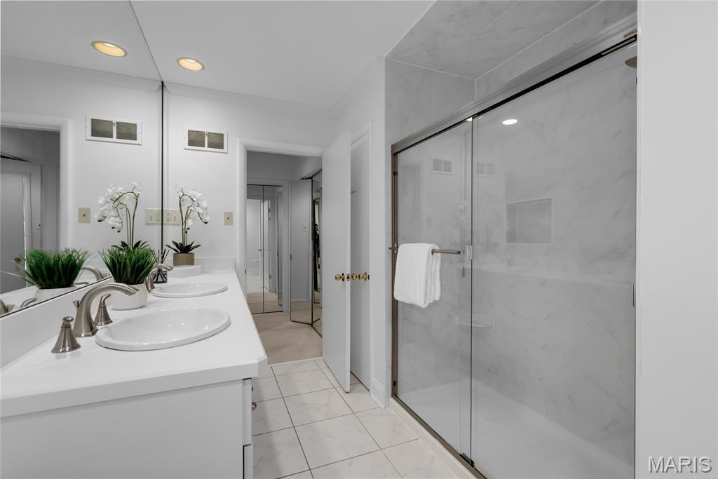 Ladue Estates - Residential