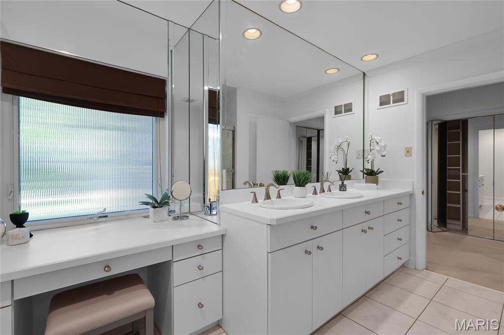 Ladue Estates - Residential