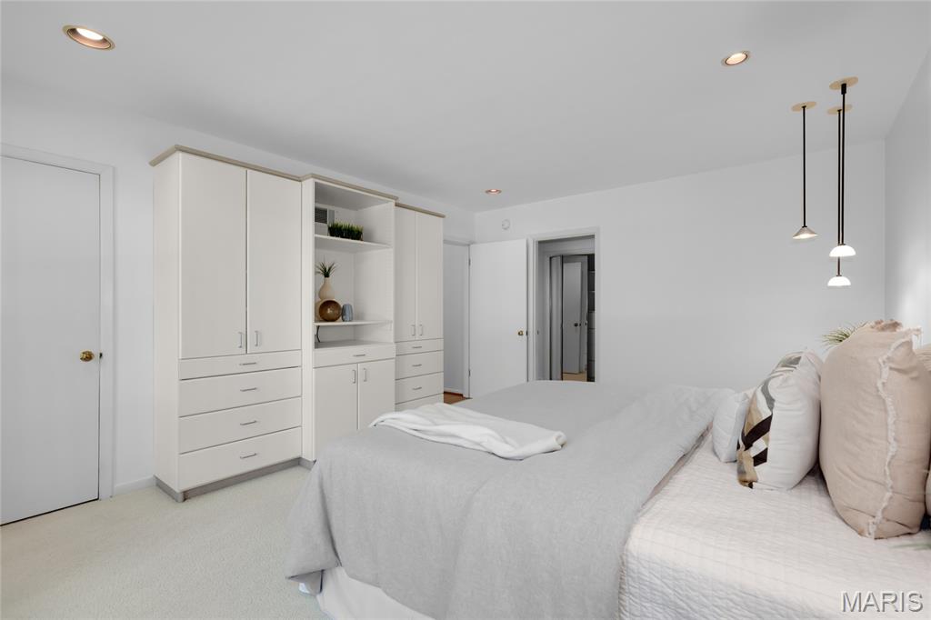 Ladue Estates - Residential