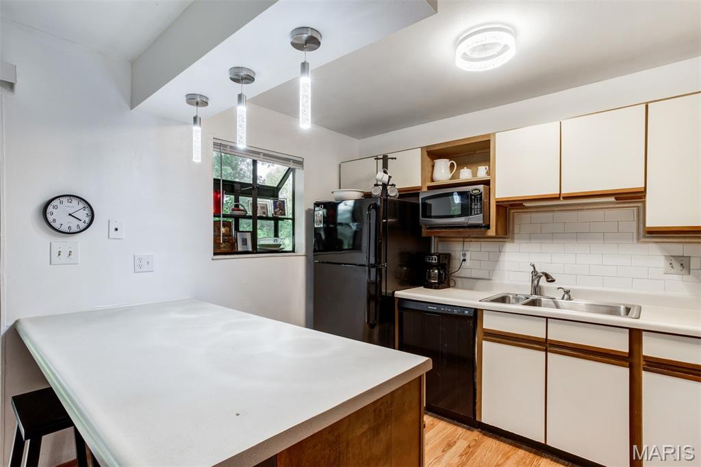 Sunset Park Condo Twenty-First - Residential