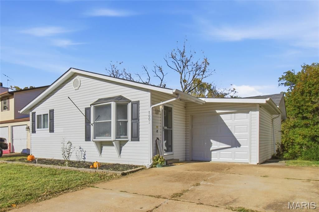 Photo of 7001 Wayles Drive, Barnhart, MO 63012 (MLS # 25073572)