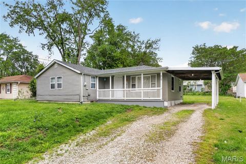 Photo of 517 Belvedere Drive, Belleville, IL 62223 (MLS # 26031751)