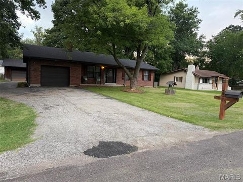 Photo of 2939 Broadview Avenue, Maryland Heights, MO 63043 (MLS # 26046474)