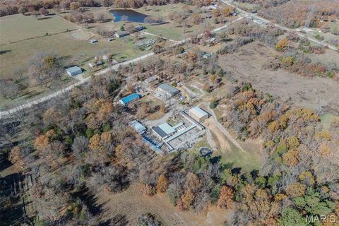 24960 McClurg Drive Lebanon MO 65536