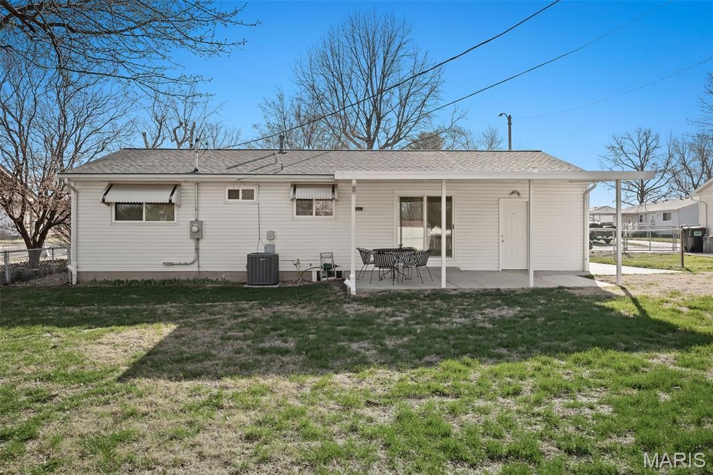 Photo of 2605 Kelsey Lane, St Charles, MO 63301 (MLS # 26012701)