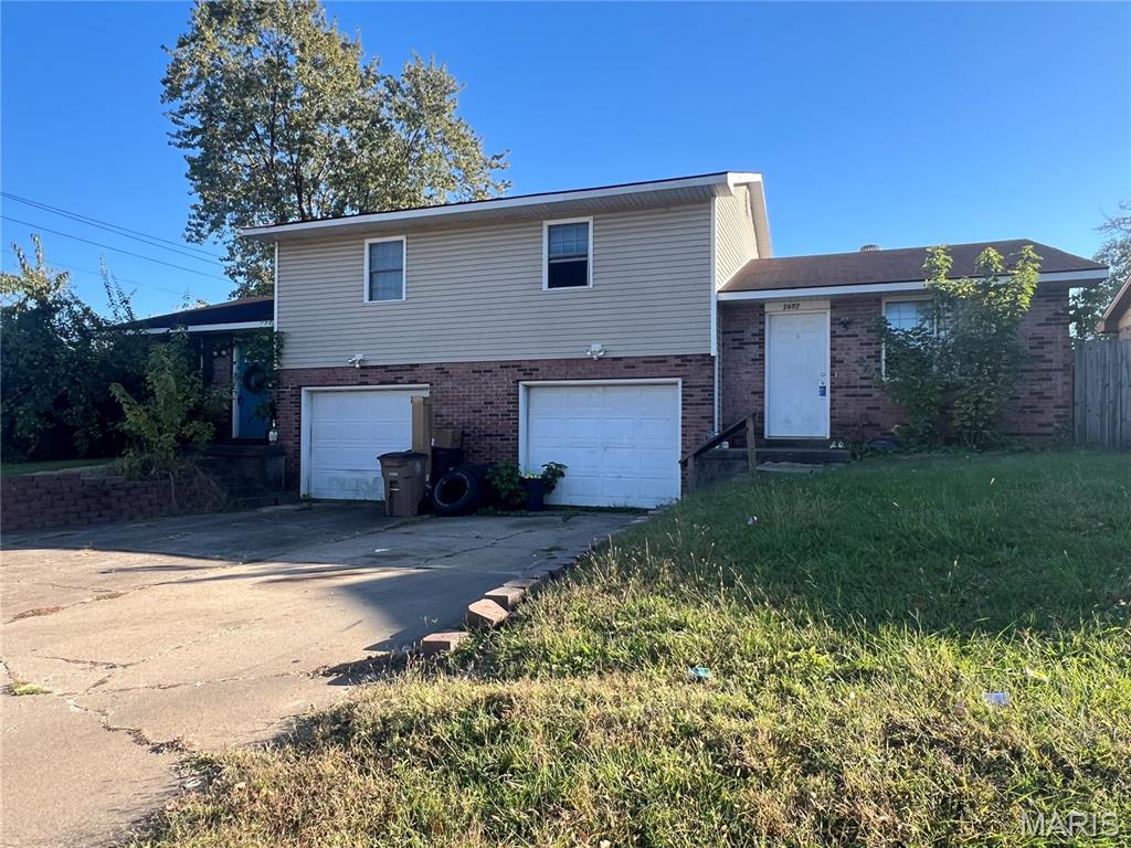 Photo of 2605 2607 Themis Street, Cape Girardeau, MO 63701 (MLS # 26067979)