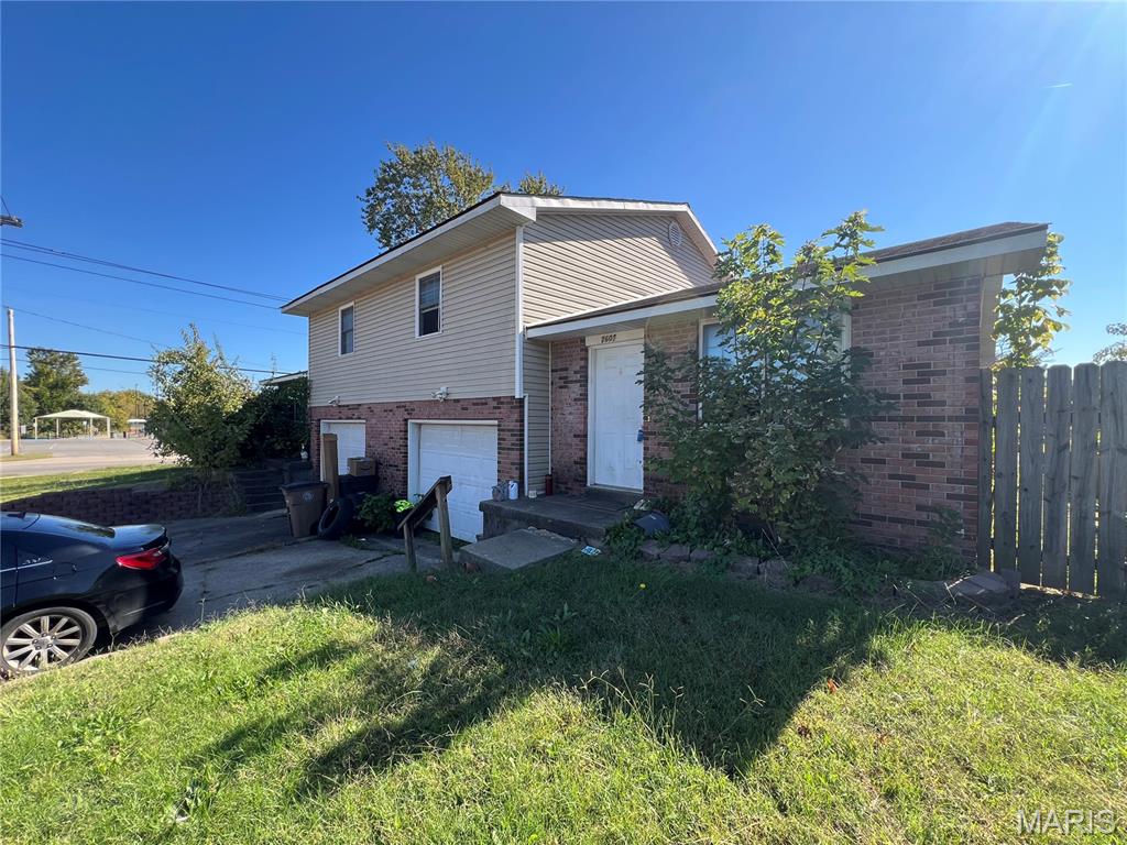 Photo of 2605 2607 Themis Street, Cape Girardeau, MO 63701 (MLS # 26067979)