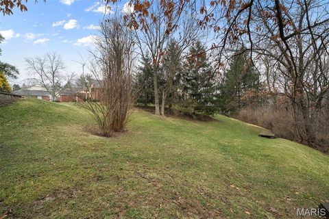 Tiny photo for 330 Morristown Court, Chesterfield, MO 63017 (MLS # 26012496)