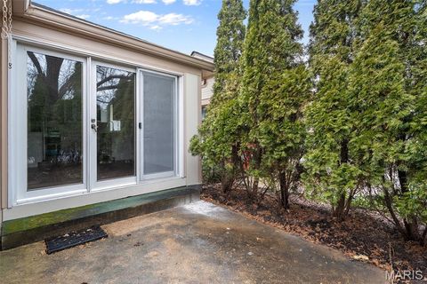 Tiny photo for 330 Morristown Court, Chesterfield, MO 63017 (MLS # 26012496)