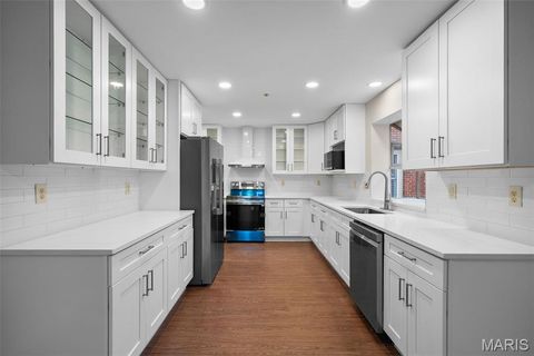 Tiny photo for 330 Morristown Court, Chesterfield, MO 63017 (MLS # 26012496)