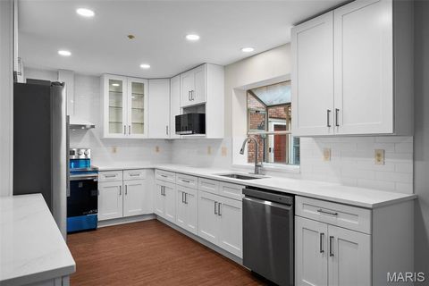 Tiny photo for 330 Morristown Court, Chesterfield, MO 63017 (MLS # 26012496)