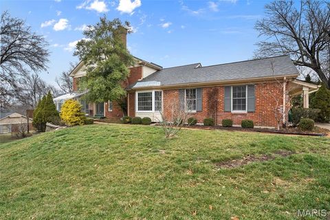 Tiny photo for 330 Morristown Court, Chesterfield, MO 63017 (MLS # 26012496)