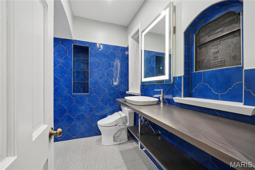 Oxford Place Condo - Residential