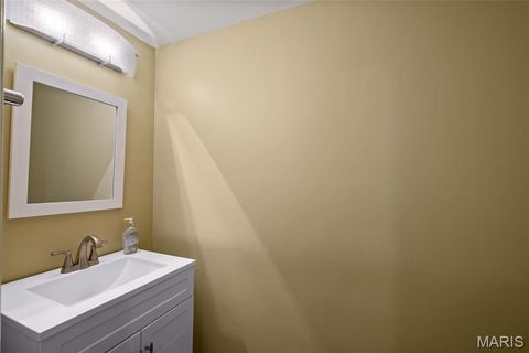 Tiny photo for 4208 Olive Street #4208, St Louis, MO 63108 (MLS # 26007630)