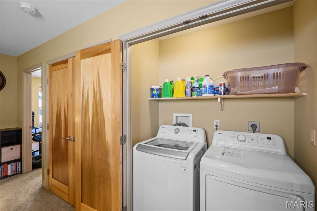 Riva Twnhms - Residential