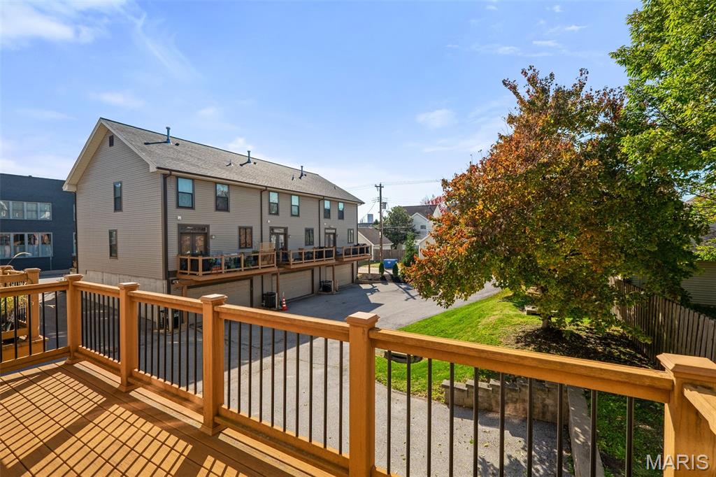 Riva Twnhms - Residential