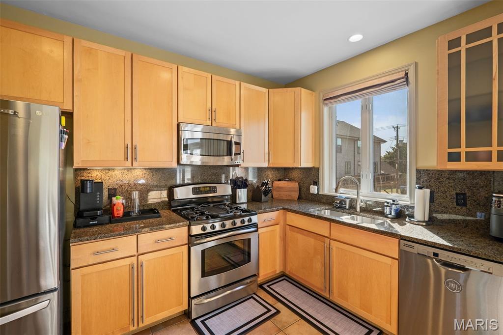 Riva Twnhms - Residential