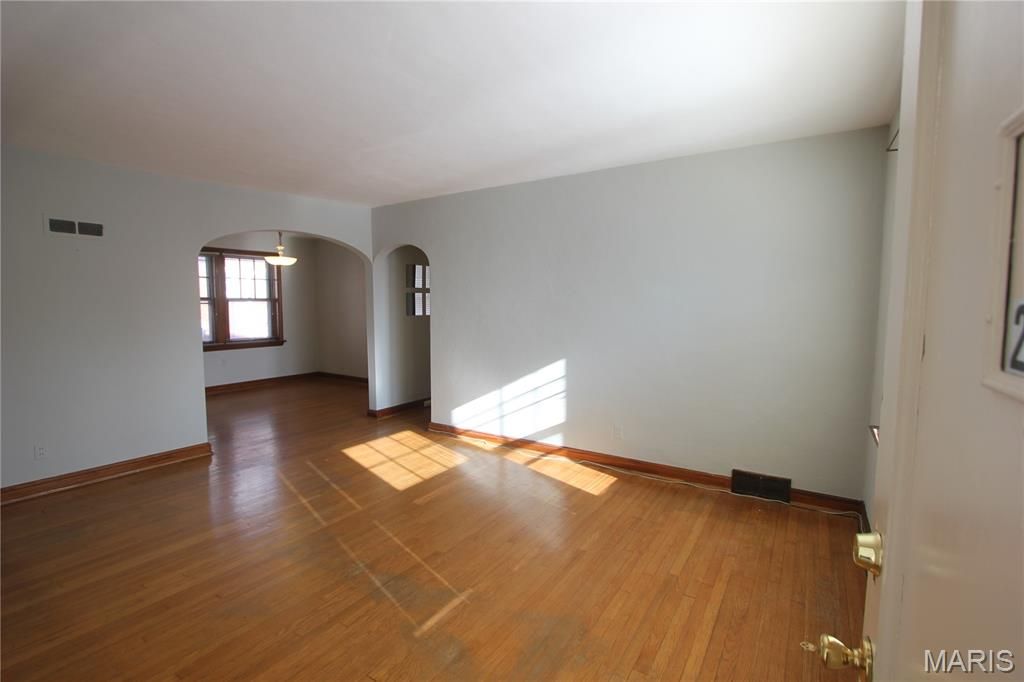 Photo of 6601 Alamo Avenue #2E, Clayton, MO 63105 (MLS # 25079820)