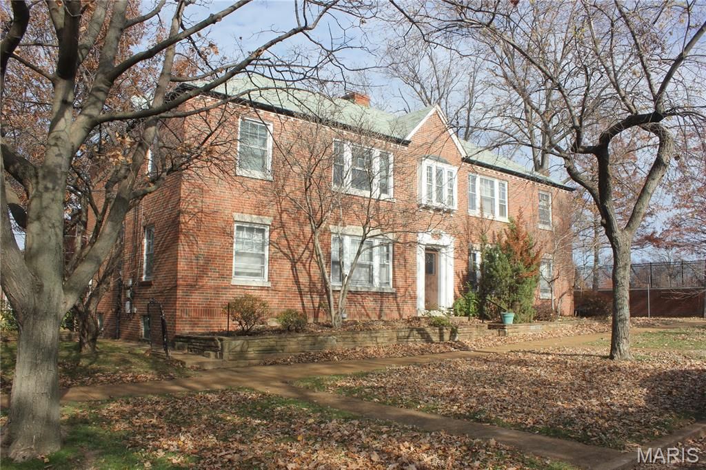 Photo of 6601 Alamo Avenue #2E, Clayton, MO 63105 (MLS # 25079820)