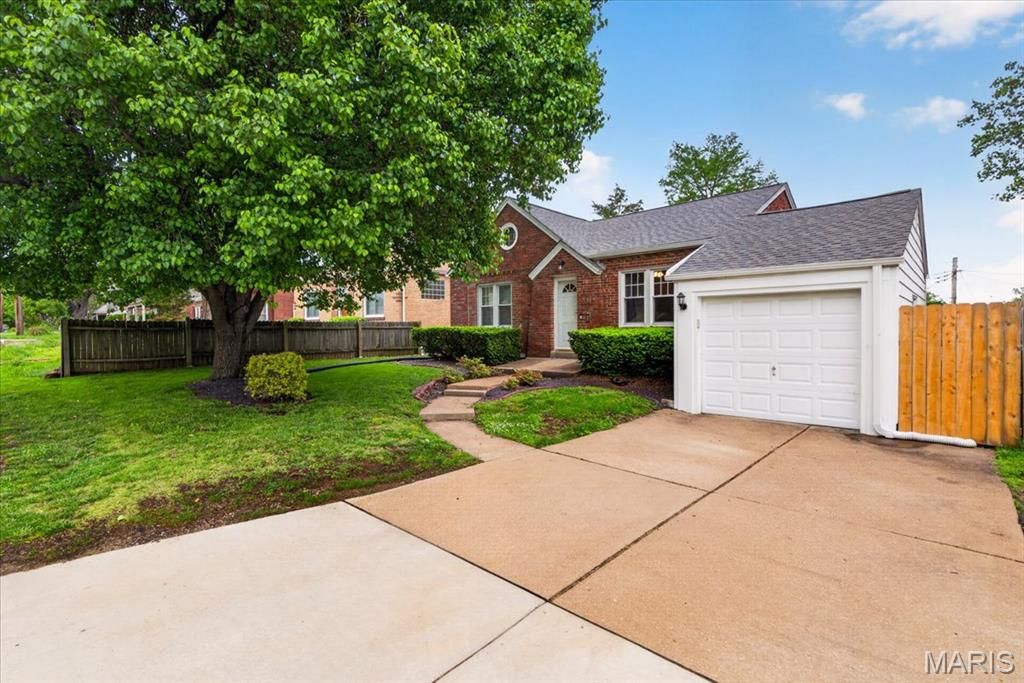 Photo of 8042 Mackenzie Road, Affton, MO 63123 (MLS # 26025570)