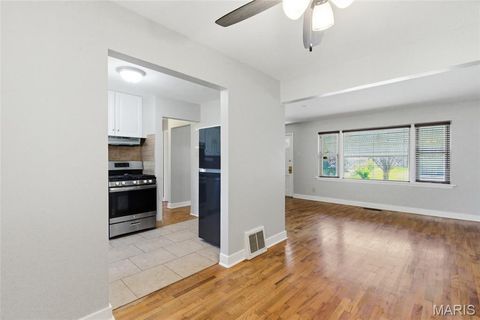 Tiny photo for 1550 Grant Road, Webster Groves, MO 63119 (MLS # 26020392)