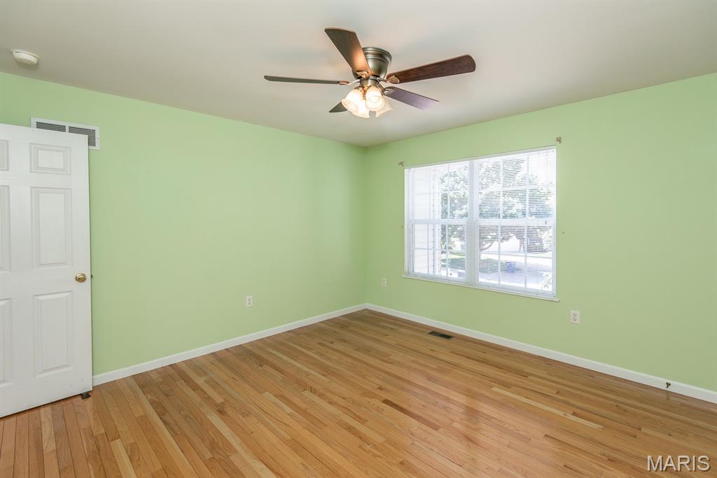 Maryland Heights, Missouri 63043, United States, 4 Bedrooms Bedrooms, ,3 BathroomsBathrooms,Residential,Pending,191133