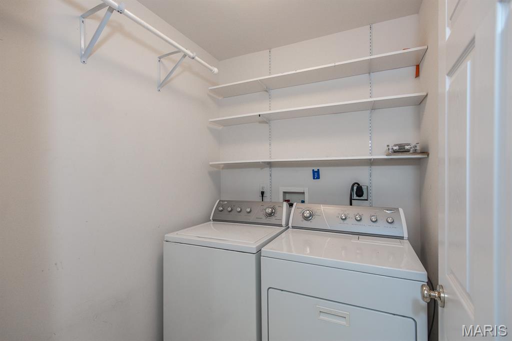 Maryland Heights, Missouri 63043, United States, 4 Bedrooms Bedrooms, ,3 BathroomsBathrooms,Residential,Pending,191133